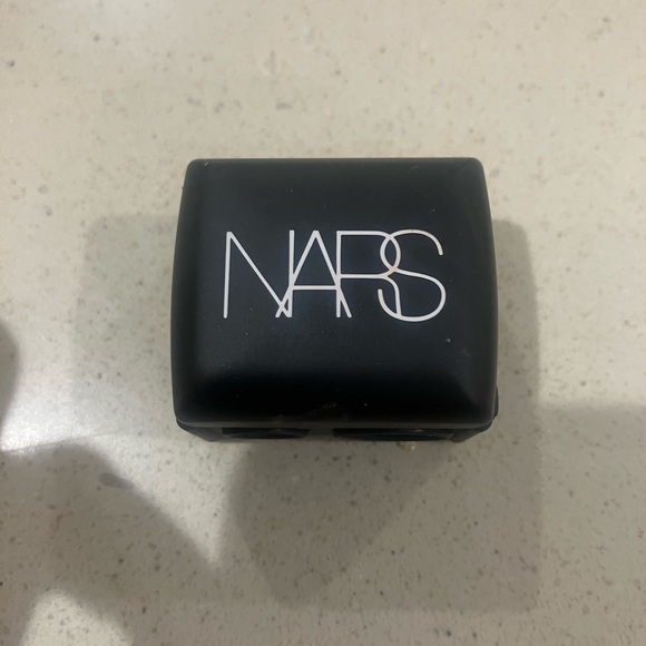 NARS pencil sharpener - Picture 10 of 11